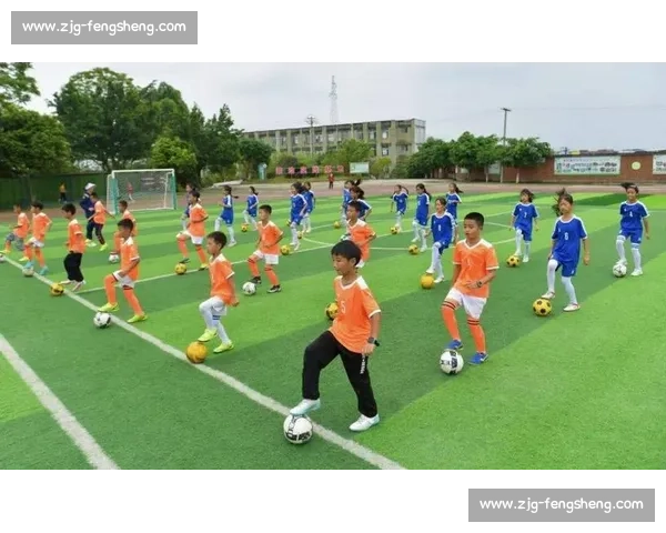 追光｜小身影里的足球专业密码